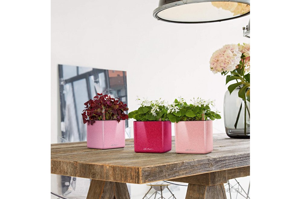 Кашпо Кьюб Глосси Кисс 14 кремовое Кашпо Кьюб Глосси Кисс 14 кремовое