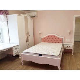 Двуспальная кровать Малонн Ави Софт