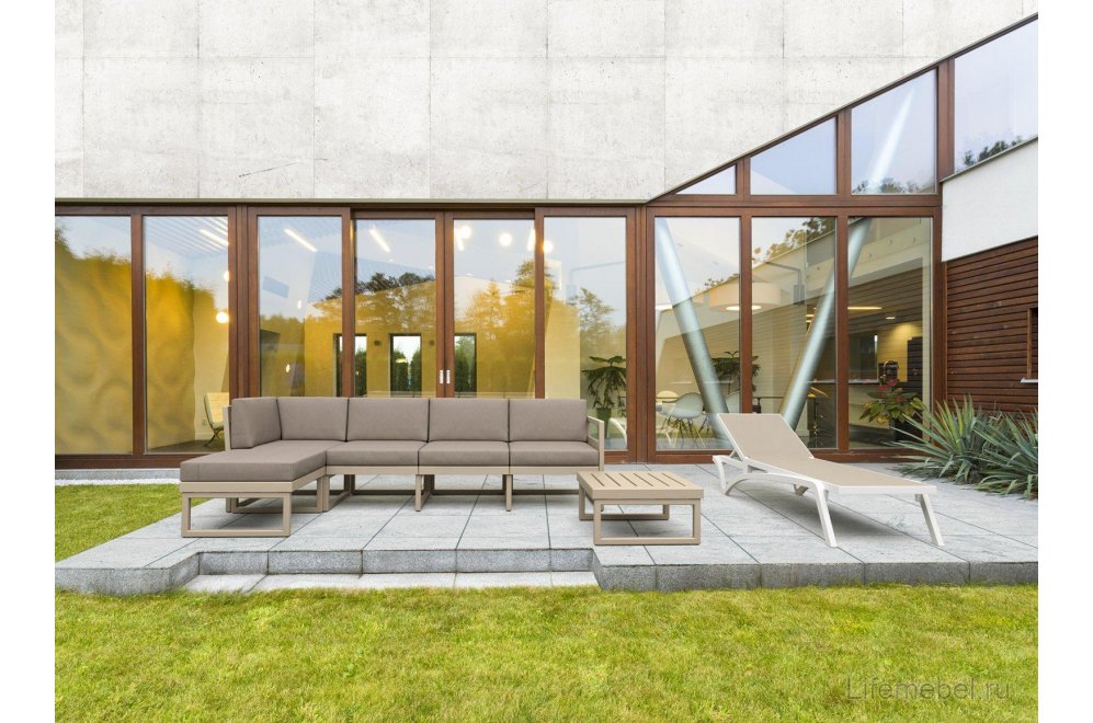 Пластиковый стол Mykonos бежевый