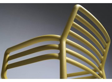 Пластиковый стул 003/4025418000