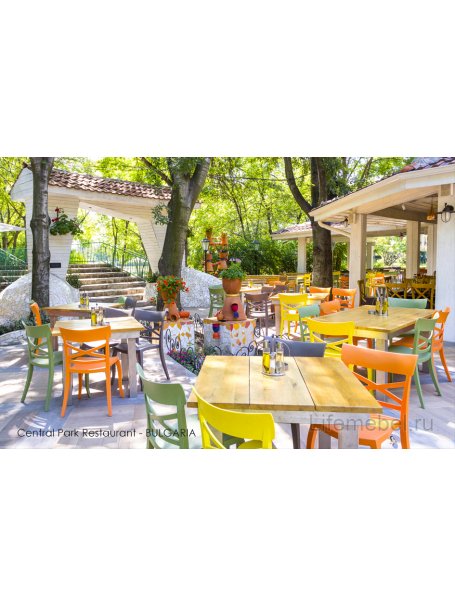 Стул пластиковый XSera-S песочный