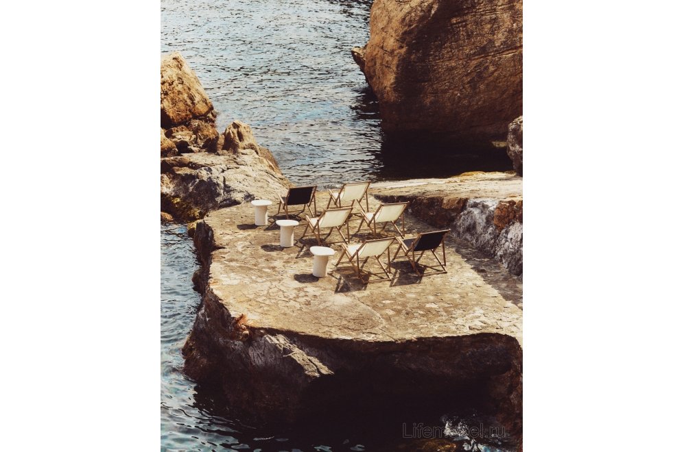 Шезлонг Vilara черный / натуральный