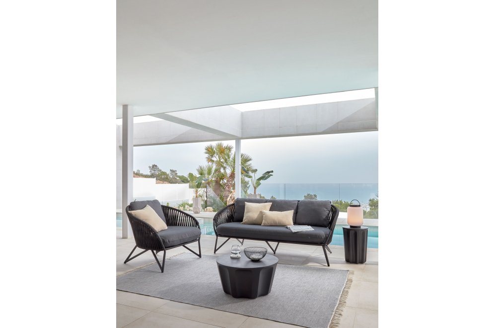 Столик журнальный садовый Vilandra круглый черный