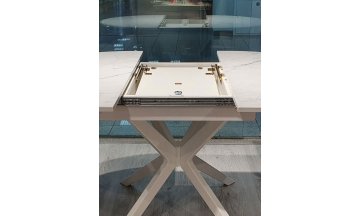 Стеклянный стол B1100