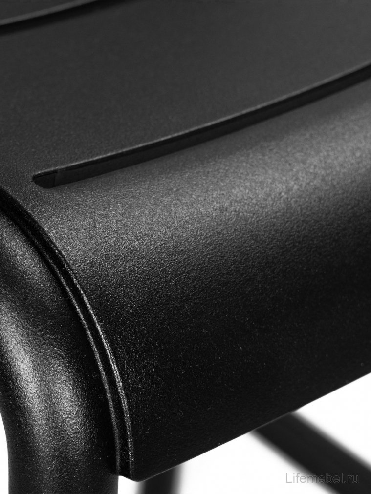 Полубарный стул Nessa черный