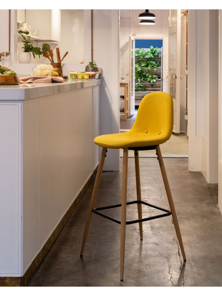 Полубарный стул Nilson желтый
