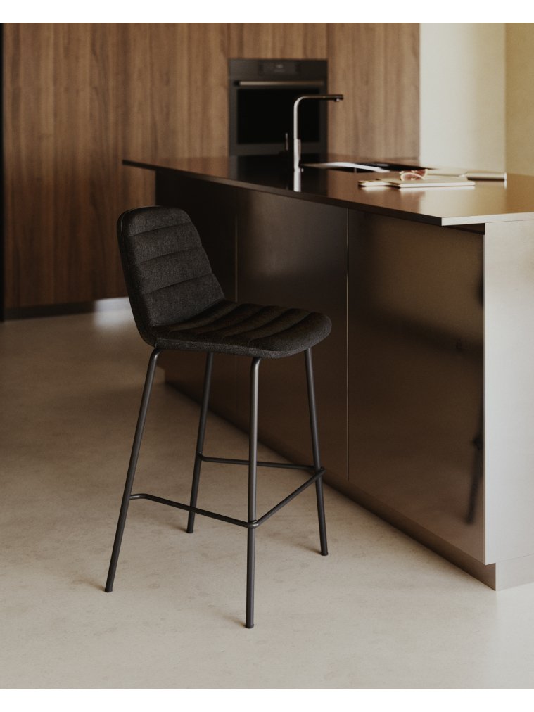 Полубарный стул Zunilda черный