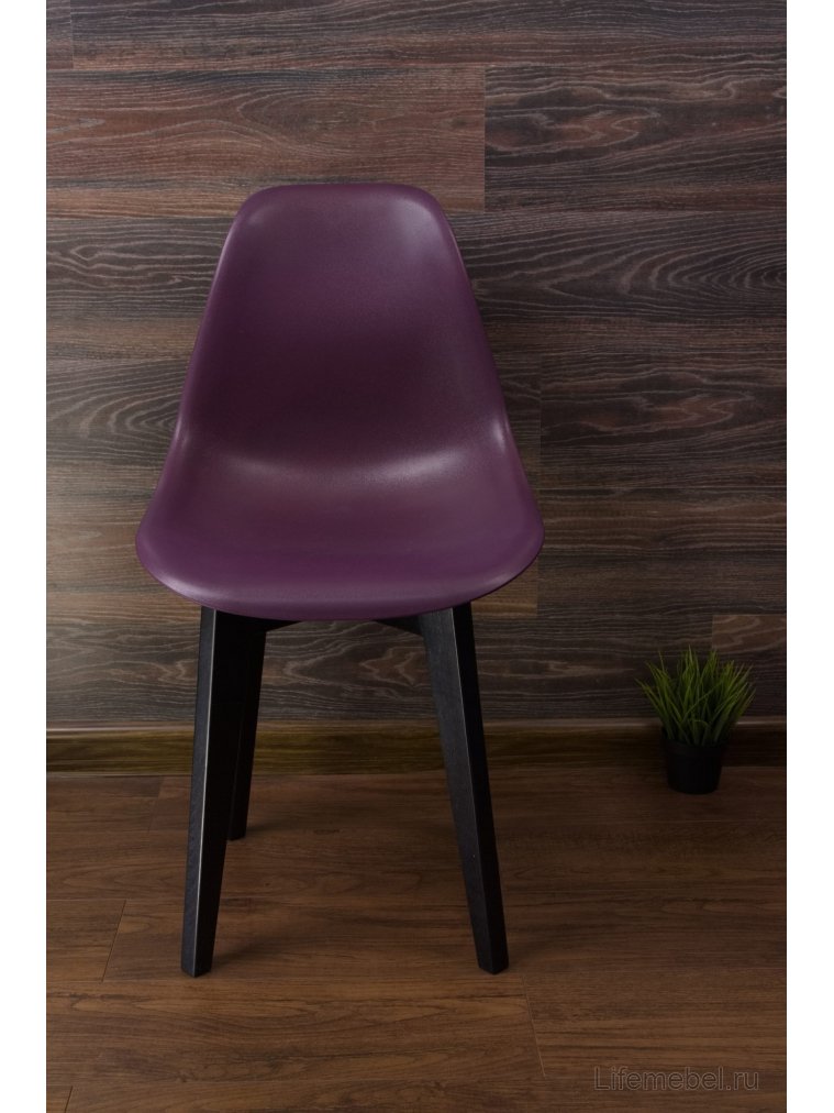 Пластиковый стул Сашш чёрный / фиолетовый