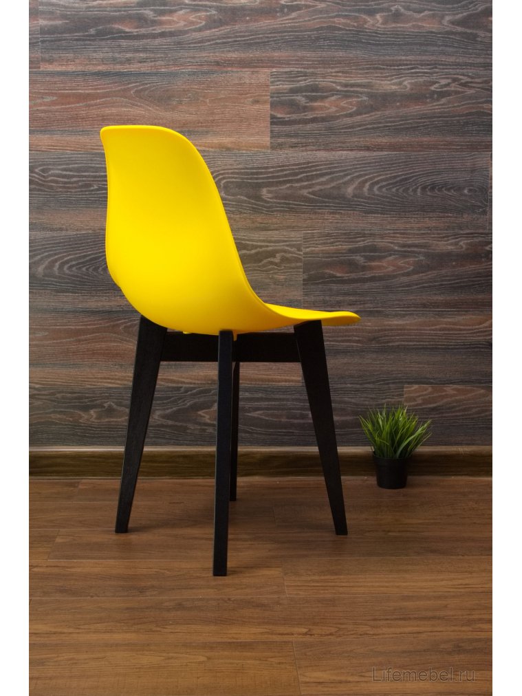 Пластиковый стул Сашш чёрный / жёлтый