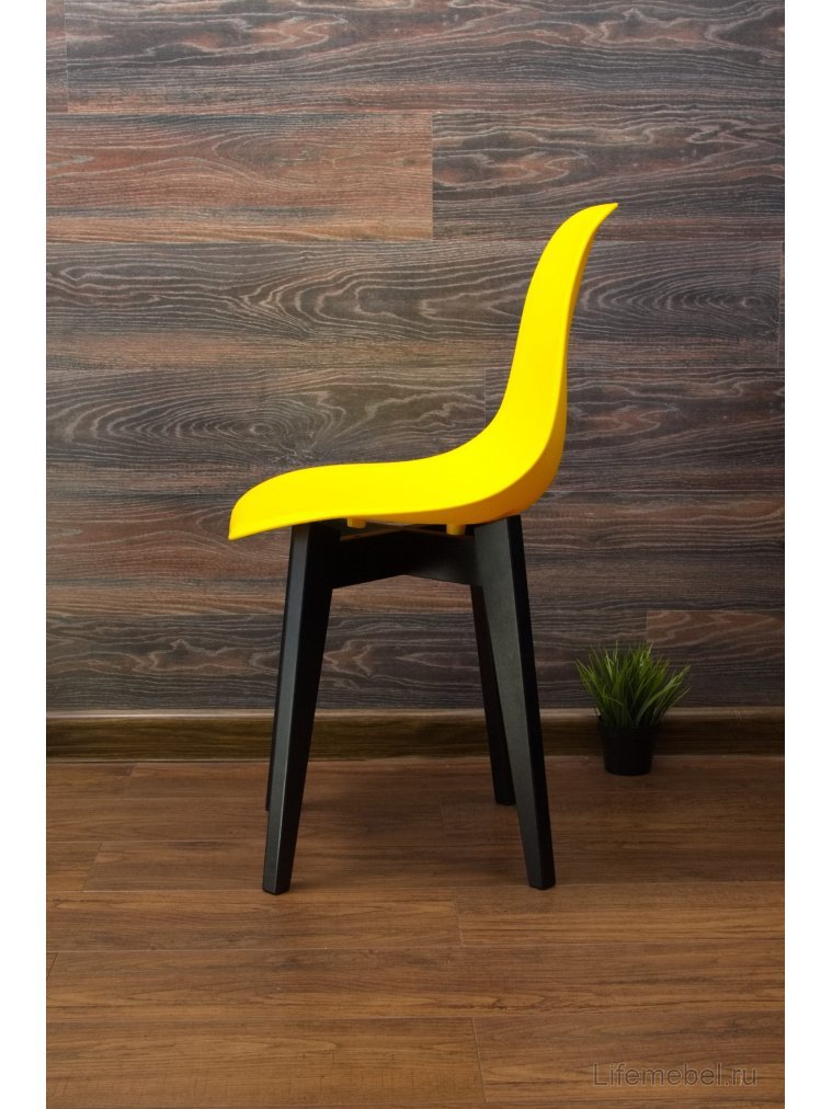 Пластиковый стул Сашш чёрный / жёлтый