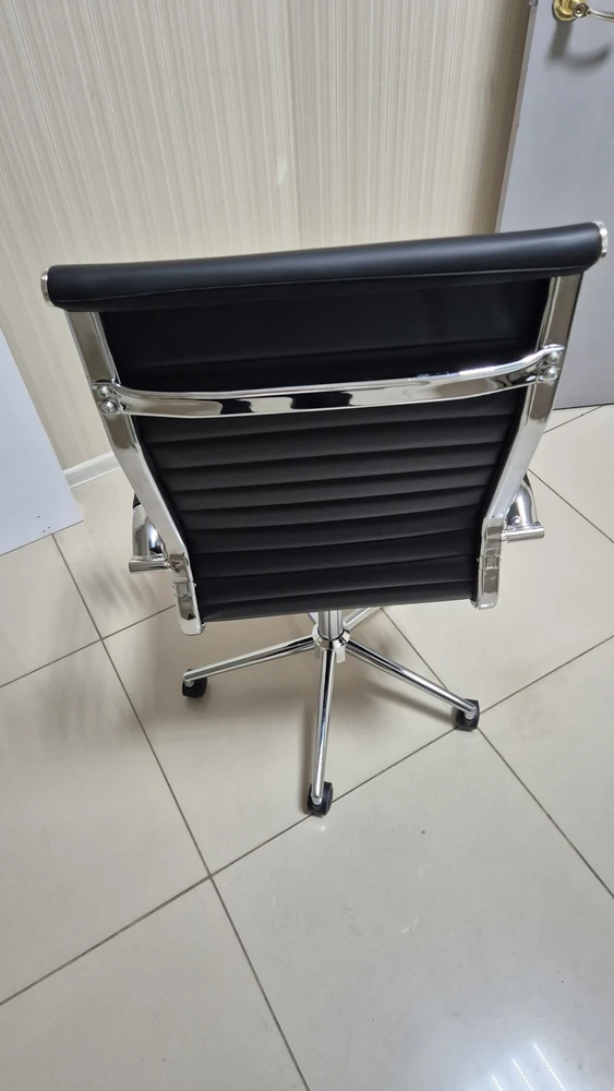 Компьютерное кресло Reus pu black / chrome фото покупателя 17