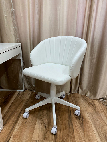 Компьютерное кресло Пард экокожа белый фото покупателя 125