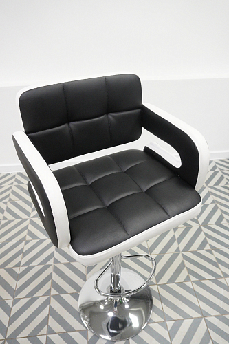 Барный стул Bent черный / белый из шоурума 1