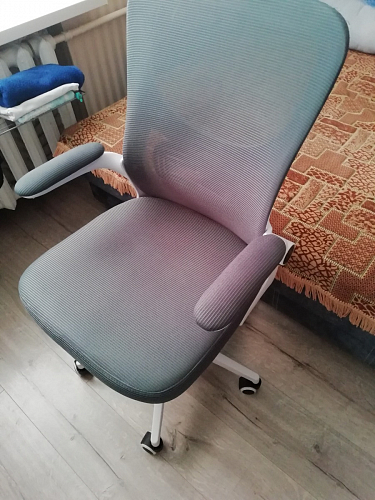 Компьютерное кресло Konfi light gray / white фото покупателя 109