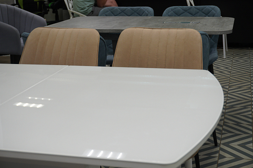 Стул на металлокаркасе Седа 360 К латте (velutto 08) / белый из шоурума 2