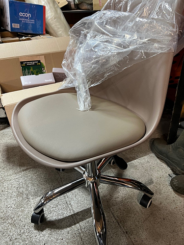 Компьютерное кресло Kolin с подушкой clear / white фото покупателя 174