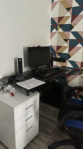 Компьютерный стол Torvi white / black фото покупателя 1