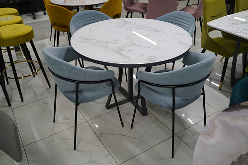 Стеклянный стол Нейтон обсидиан / черный из шоурума 1