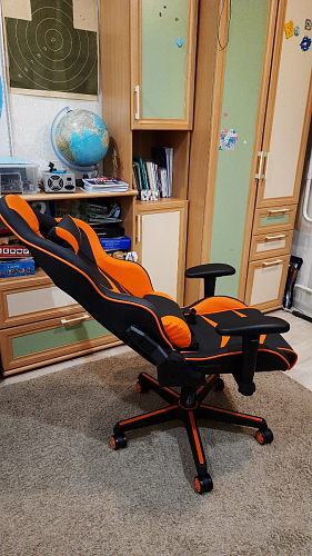 Компьютерное кресло Racer черное / голубое фото покупателя 47