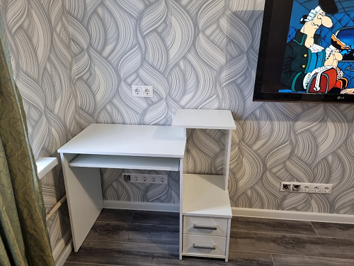 Стол компьютерный Джаз-24 правый белый фото покупателя 120