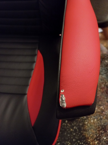 Компьютерное кресло Leon красное / черное фото покупателя 17