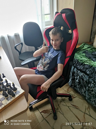 Компьютерное кресло Kano черное / красное фото покупателя 64