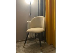 Стул на металлокаркасе Gabi 1 бежевый / черный с серебряными наконечниками фото покупателя 208