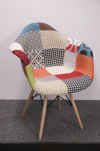 Кресло Multicolor fabric / wood из шоурума 3