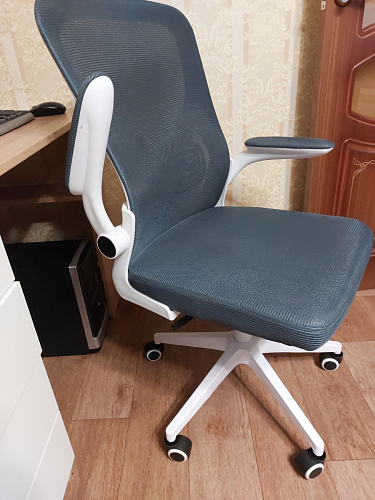 Компьютерное кресло Konfi light gray / white фото покупателя 145