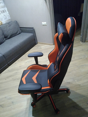 Компьютерное кресло Racer черное / бежевое фото покупателя 154