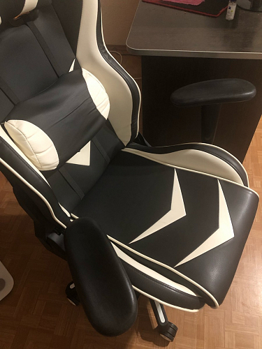 Компьютерное кресло Racer черный / красный / бежевый фото покупателя 188