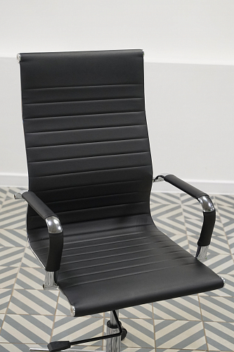 Компьютерное кресло Reus white из шоурума 3