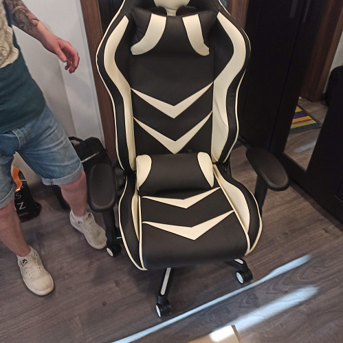 Компьютерное кресло Racer черный / красный / бежевый фото покупателя 125