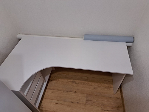 Письменный стол СПм-25 правый белый  - Уцененный экземпляр фото покупателя 1