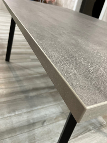 Стол Тринити Лофт 120 32 мм бетон / черный матовый фото покупателя 736