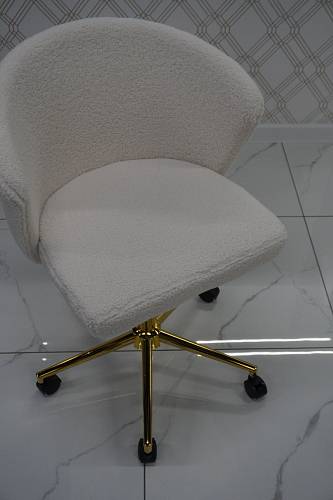 Компьютерное кресло Lika white teddy / black из шоурума 1