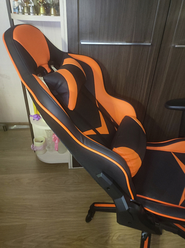Компьютерное кресло Racer черное / оранжевое фото покупателя 70