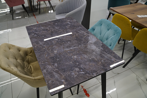 Стеклянный стол Агни 110 королевский мрамор / черный матовый из шоурума 9