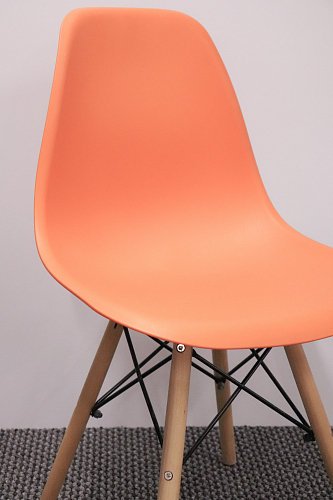 Стул Eames light green из шоурума 4