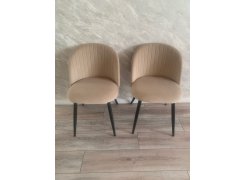 Стул на металлокаркасе Gabi 1 бежевый / черный с серебряными наконечниками фото покупателя 136