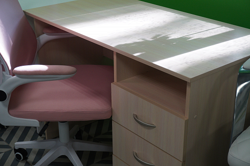 Компьютерное кресло Konfi pink / white из шоурума 4