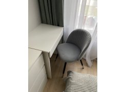 Стул на металлокаркасе Gabi 1 бежевый / черный с серебряными наконечниками фото покупателя 820