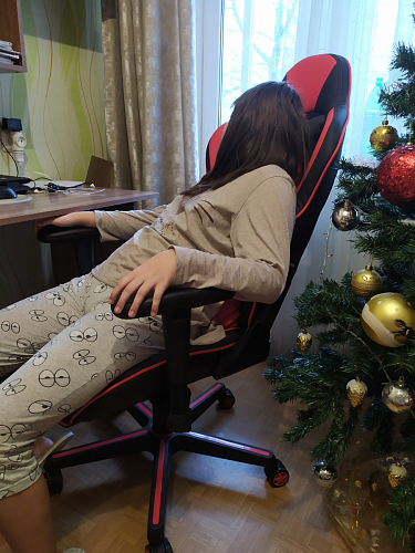 Компьютерное кресло Racer черное / красное фото покупателя 157