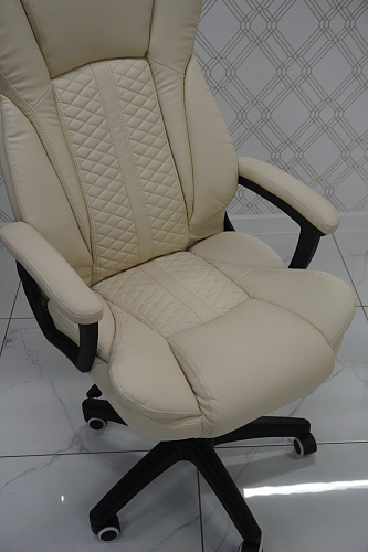 Компьютерное кресло Longo cream из шоурума 1