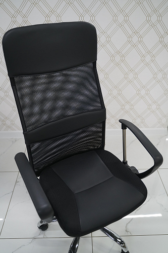 Компьютерное кресло ARANO черное из шоурума 2