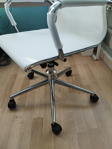 Компьютерное кресло Reus белая сетка / хром фото покупателя 51